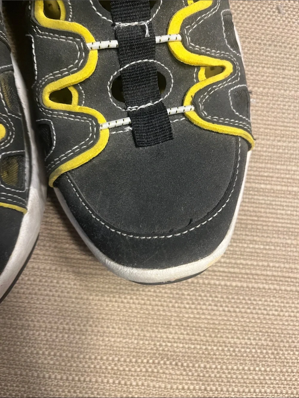 #86. Men's Grey and Yellow Boat Shoes Slip-On Casual Sneakers jet ski size 8